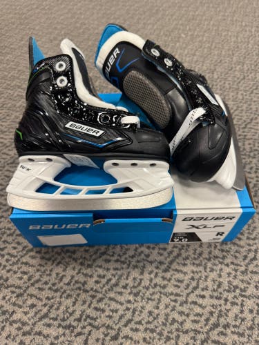Bauer Youth XLP Hockey Skates Regular Width 9 (New)