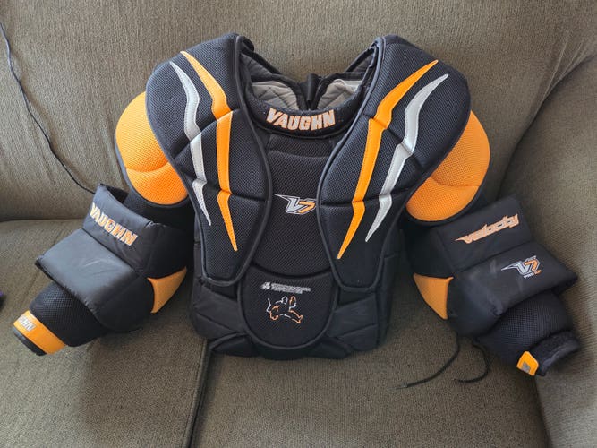 Senior Small Vaughn Velocity V7 Goalie Chest Protector (Used)