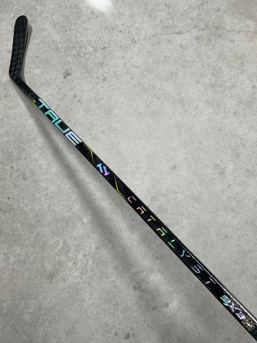 90 Flex P29 Senior True Catalyst 9x3 Right Hand Hockey Stick Pro Stock (New)