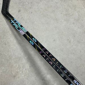 2 PACK 90 Flex P29 Senior True Catalyst 9x3 Right Hand Hockey Stick Pro Stock (New)