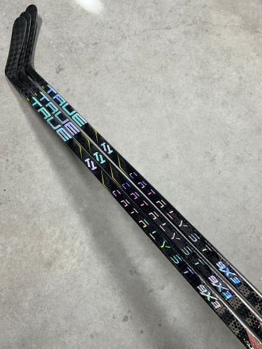 3 PACK 90 Flex P29 Senior True Catalyst 9x3 Right Hand Hockey Stick Pro Stock (New)