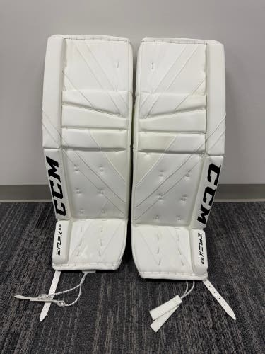 34" + 1 CCM Extreme Flex 5.9 Goalie Leg Pads (New)