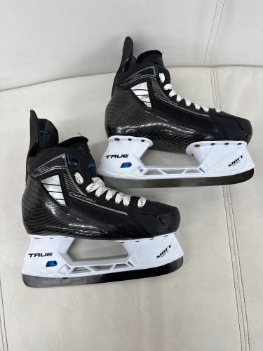 True SVH Pro Hockey Skates Regular Width 7 (New)