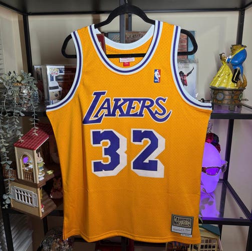 Lakers Magic Johnson #32 Retro Yellow Large Men's Mitchell & Ness Jersey (New)