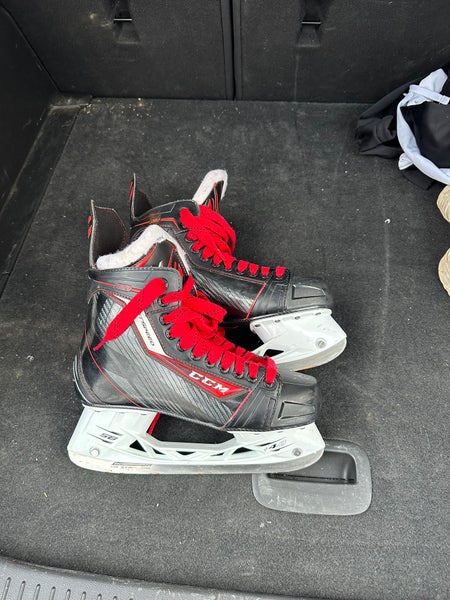 Black 2015 CCM JetSpeed 270 Hockey Skates 8 (Used)