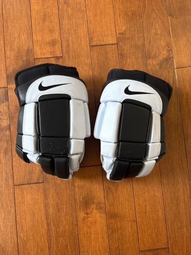 Nike Gloves 14" (Used)