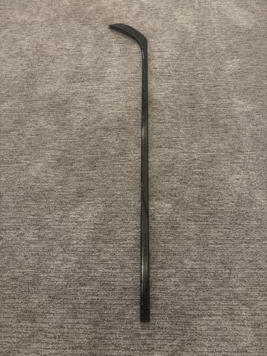 Junior Bauer Vapor Hyperlite 2 Right Handed Hockey Stick P28 40 Flex (Used)