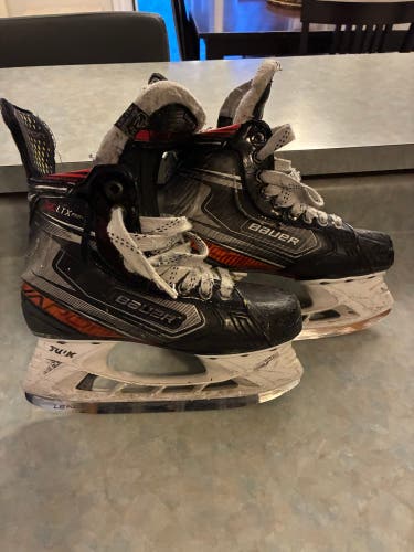 Bauer Vapor XLTX Pro Hockey Skates Regular Width Size 2.5 (Used)