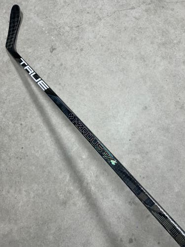 85 Flex P28 Senior True Hzrdus 9x4 Right Hand Hockey Stick Pro Stock (New)