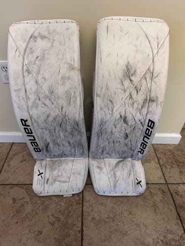 35" Bauer Vapor 3X Goalie Leg Pads (Used)