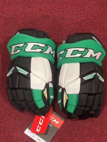 CCM HGTK Gloves 14" Pro Stock (New) Item#ND14K