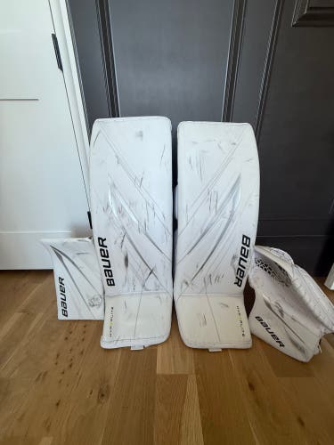Bauer Vapor Hyperlite 2 Goalie Full Set (Like New) (35+, Large size)