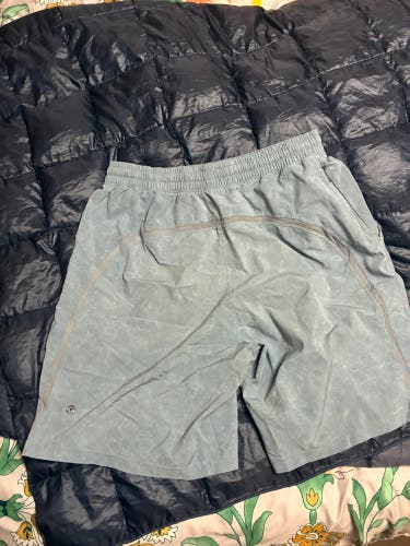 Lululemon pace breaker short 9 inch size m
