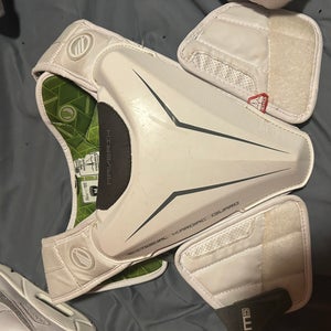 Medium Adult Maverik M5 Shoulder Pads (New)