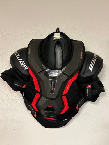 Men's Large Senior Bauer Vapor 3X Pro Shoulder Pads (Used)