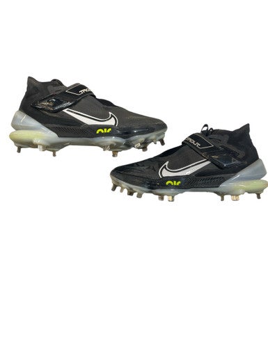 mike trout boys cleats