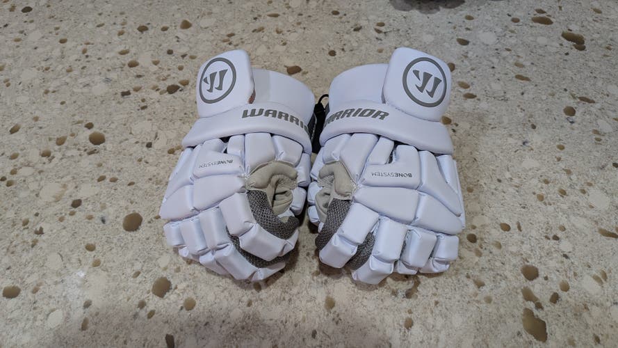 Warrior Burn Lacrosse Gloves (Size Small, New with tags)
