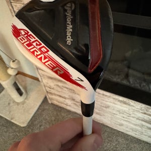 Men's 2015 TaylorMade AeroBurner Right Handed Fairway Wood Stiff Flex 7 Wood (Used)