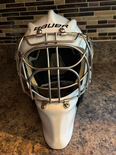 Senior Medium 2022 Bauer 960 Goalie Mask (Used)