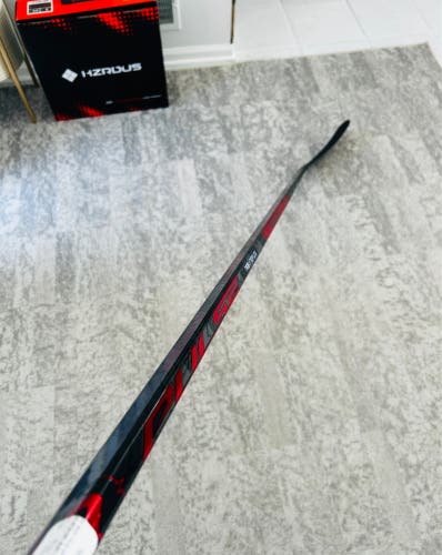 Senior Bauer Pulse Red RH Hockey Stick P88 70 Flex Pro Stock (New)