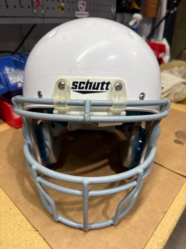 USED SCHUTT DNA CLASSIC YOUTH FOOTBALL HELMET - XL - WHITE - REJECT