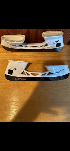 CCM Black Step Steel 255 mm (New)