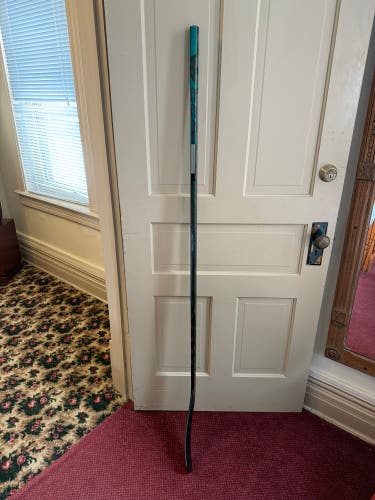 Senior CCM Vizion Right Handed Hockey Stick P29+1/4 70 Flex (Used) Please Read