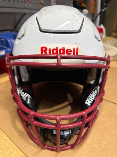 USED RIDDELL FLEX ADULT HELMET WITH INSITE- MEDIUM - WHIITE