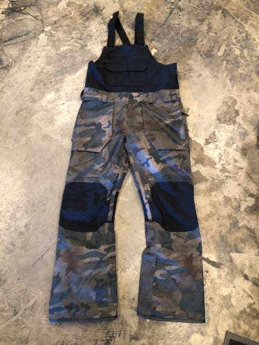 Men's Small Green Volcom Snowboard Pants (Used)