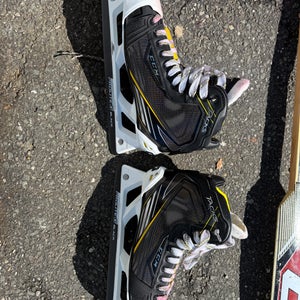 CCM Tacks Hockey Goalie Skates Regular Width 9 (New)