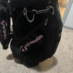 Women's TaylorMade Carry Bag (Used)