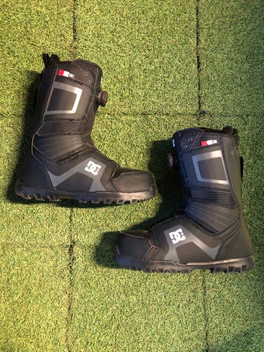 2015 Men's 8.5 DC Scout Snowboard Boots (Used)
