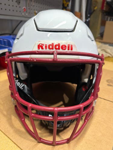 USED RIDDELL FLEX ADULT HELMET WITH INSITE- MEDIUM - WHIITE