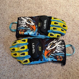 Level speed glove used size 8