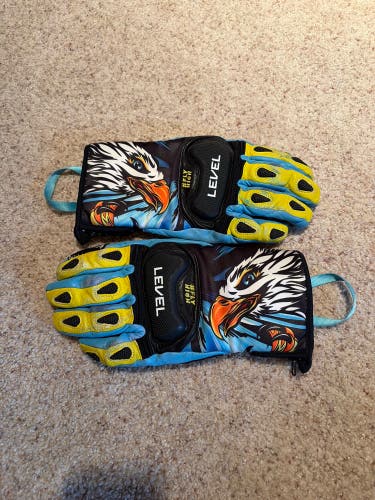 Level speed glove used size 8