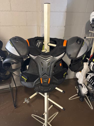 Men's Medium Senior CCM Tacks XF Pro Shoulder Pads (Used)