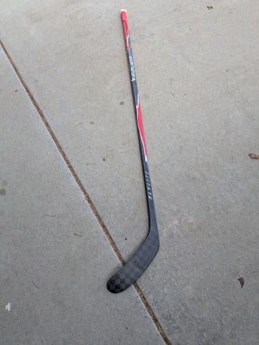 Senior Bauer Vapor Flylite Left Hand Hockey Stick P28 77 Flex Pro Stock (Used)
