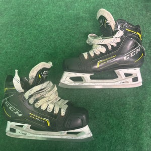 Intermediate CCM Super Tacks 9380 Hockey Goalie Skates (Regular) Size 5 (Used)