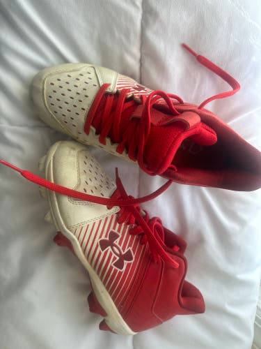 Red Kid's 3.5Y (Big Kids / Youth) Youth Under Armour Leafoff Low RM JR. High Top (Used)