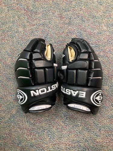 13" Easton Synergy 500 Gloves