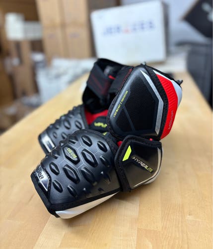 Bauer Vapor Hyperlite Elbow Pads - Senior/Large (Like new)