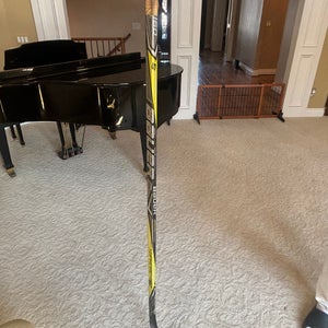 Intermediate Bauer Supreme 180 Left Hand Hockey Stick P88 67 Flex (Used)