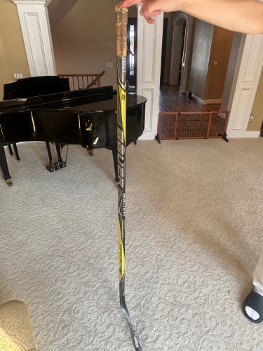 Intermediate Bauer Supreme 180 Left Hand Hockey Stick P88 67 Flex (Used)