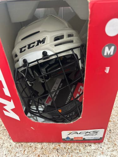 CCM Tacks 910 Helmet w/cage Medium (New)
