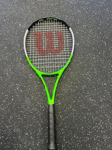 Used Wilson BLADE FEEL RXT 105 Adult Tennis Racquet Green 4 3/8" 11849-S000036336