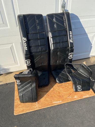 35" Warrior Ritual GT2 Regular Goalie Full Set (Used)