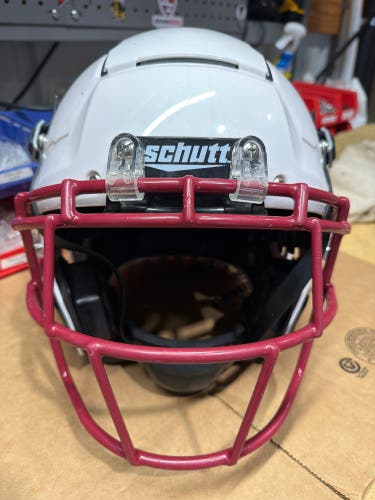 USED SCHUTT F7 2.0 - SMALL - WHITE