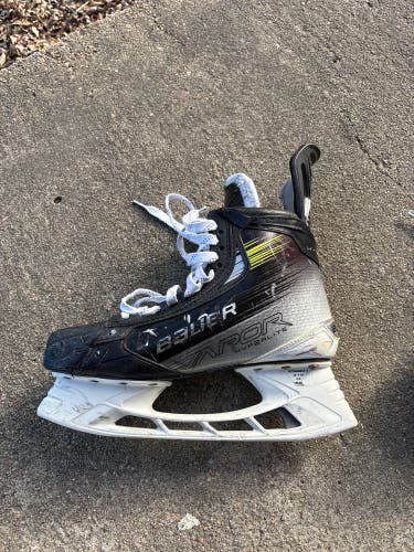 2023 Bauer Vapor Hyperlite 2 Hockey Skates Pro Stock 11 (Used)