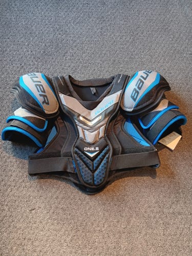 Large/Extra Large Senior Bauer Supreme One.8 Shoulder Pads (New)