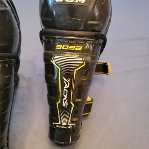 Youth CCM Tacks 3092 8" Shin Pads